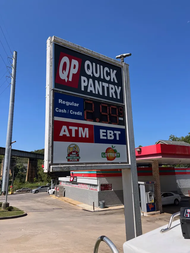 Quick Pantry pylon sign
