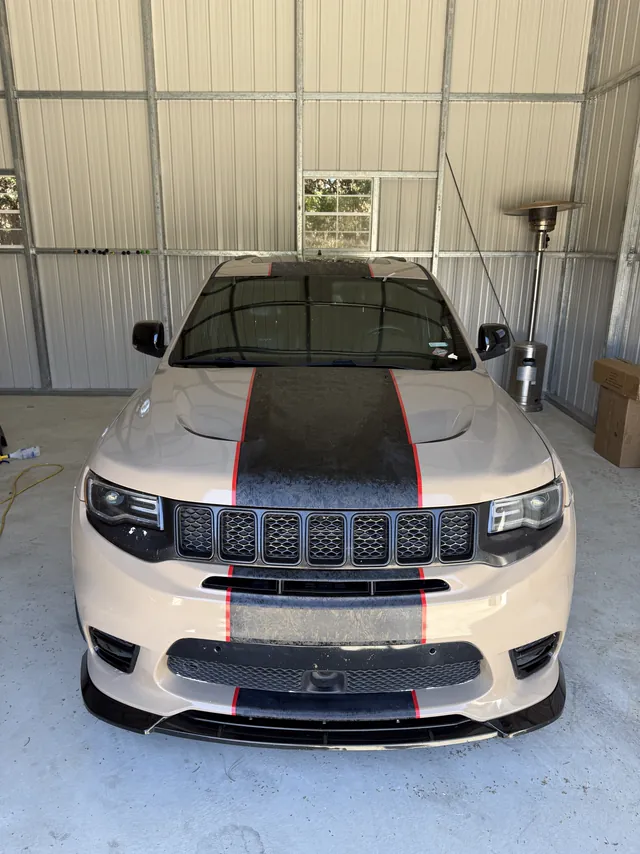 Grand Cherokee stripes