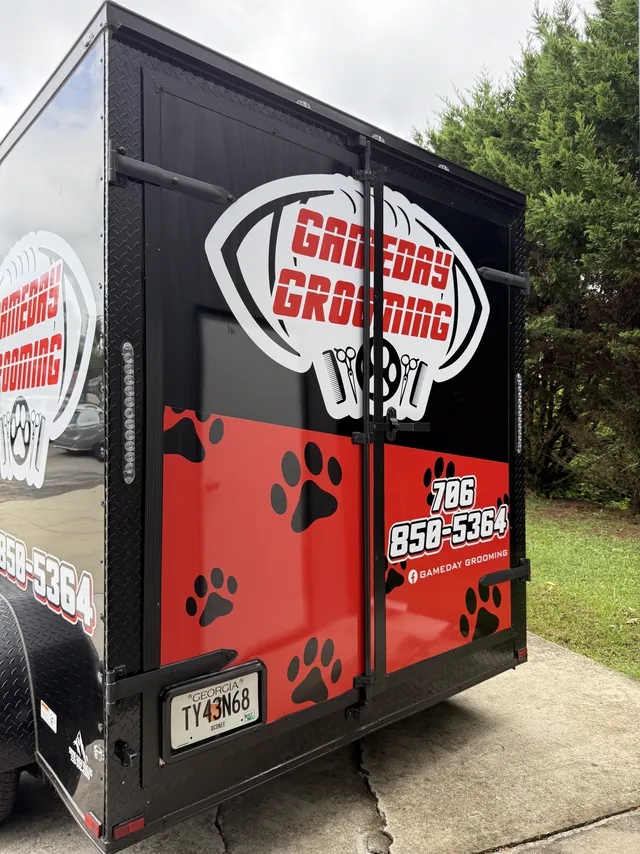 Dog grooming trailer, rear view