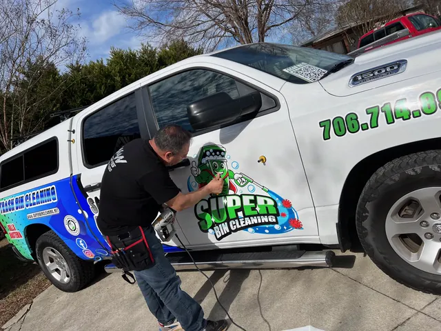 Super Fresh Trash Bin Cleaning: work in progress